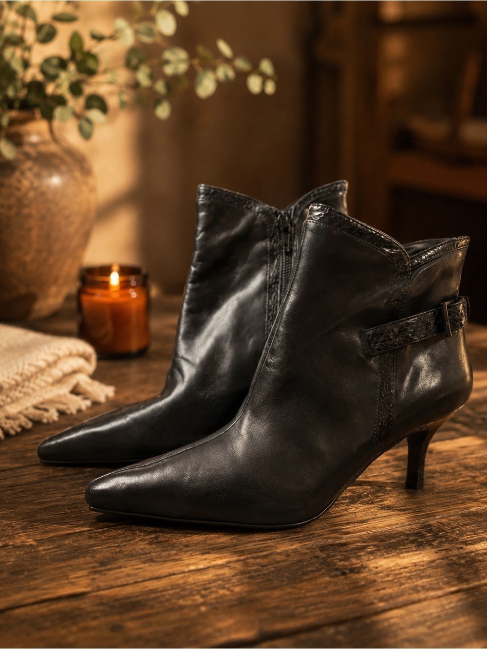 Bandolino Black Pointed Toe Ankle Boots 7.5M • Classic Heel • Read Description